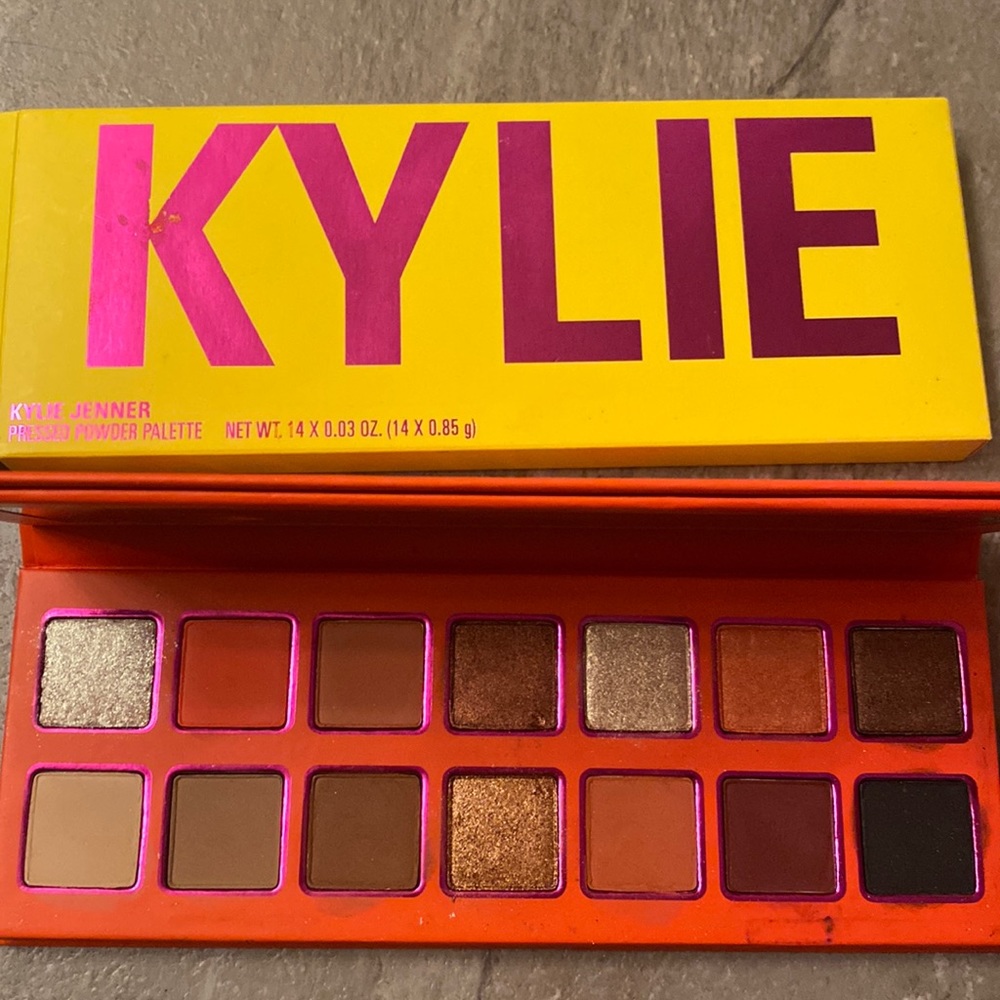 Kylie Jenner Pressed Powder eyeshadow Palette limited edition summer 2018 - new